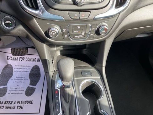 Used 2022 Chevrolet Equinox LT AWD/4WD image 17