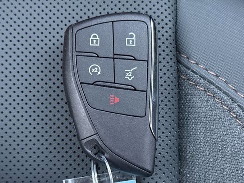 Used 2026 GMC Acadia AT4 image 25