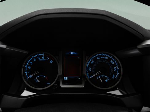 Used 2018 Toyota Tacoma SR5 RWD image 21