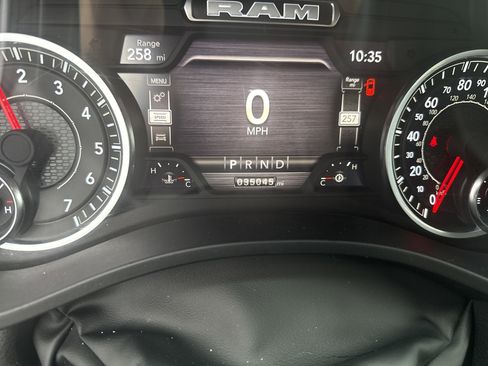 Used 2024 RAM 1500 Laramie image 21