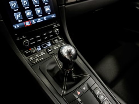 Used 2019 Porsche 911 GT3 RWD image 14