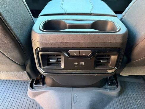 Used 2024 GMC Sierra 1500 AT4 w/ Technology Package AWD/4WD image 17