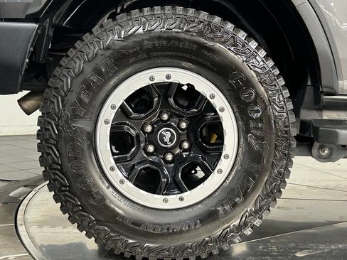 Used 2021 Ford Bronco Big Bend w/ Sasquatch Package AWD/4WD image 18