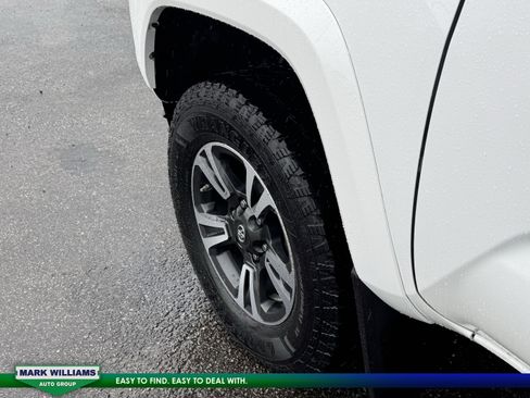 Used 2016 Toyota Tacoma 4x4 Double Cab image 24