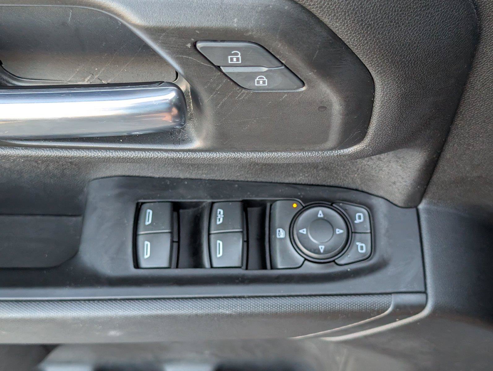 Used 2022 Chevrolet Silverado 1500 Custom w/ Safety Confidence Package RWD image 18