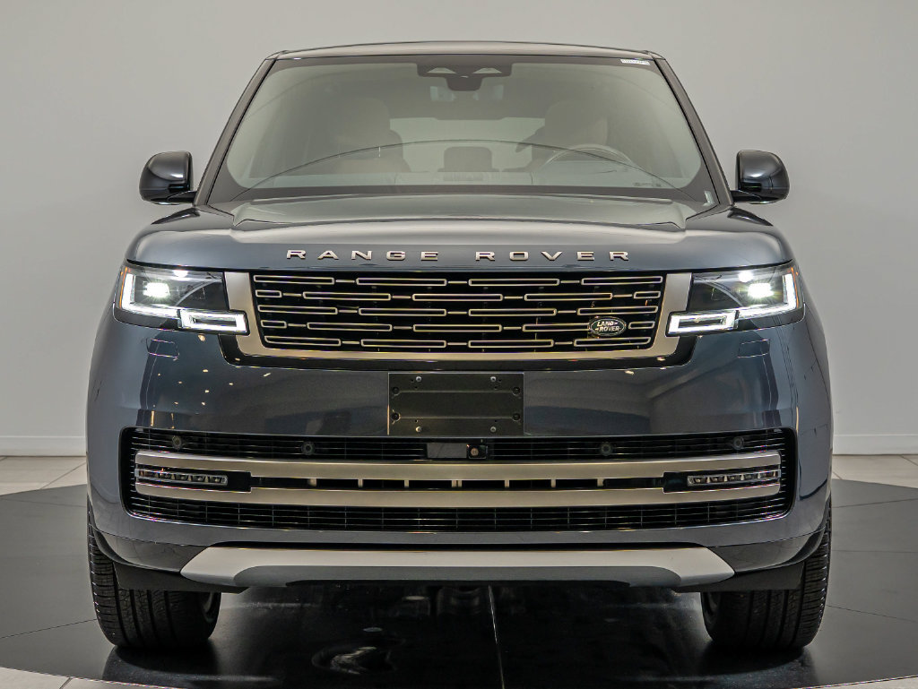 Used 2026 Land Rover Range Rover SE AWD/4WD image 2