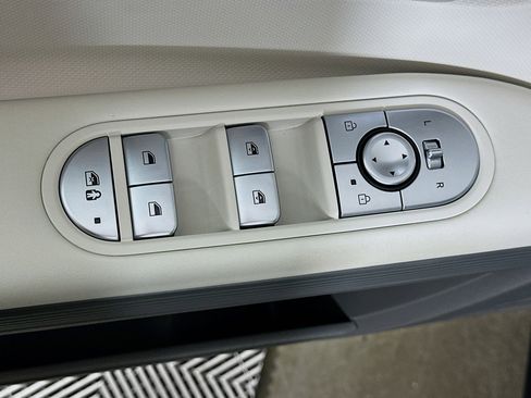 Used 2024 Hyundai Ioniq 5 SEL image 15