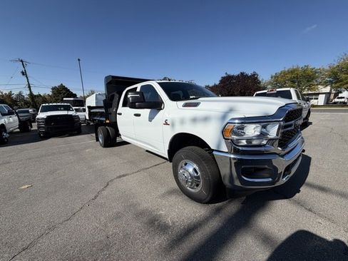 New 2024 RAM 3500 Tradesman w/ Chrome Appearance Group image 7
