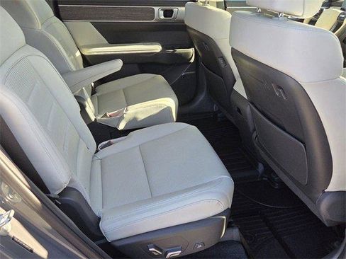Used 2025 Hyundai Santa Fe Calligraphy image 15
