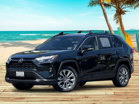Used 2023 Toyota RAV4 XLE Premium FWD image 2