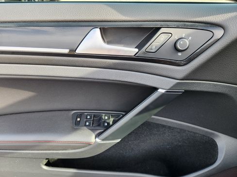 Used 2017 Volkswagen GTI Autobahn image 18