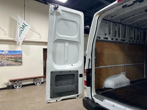 Used 2017 Nissan NV 2500 SV w/ Technology Package image 17