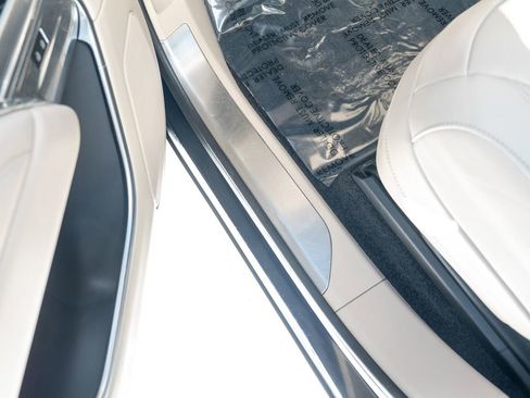 Certified 2023 Land Rover Range Rover SE image 16