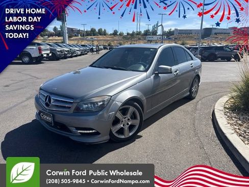 Used 2011 Mercedes-Benz C 300 4MATIC Sedan image 3