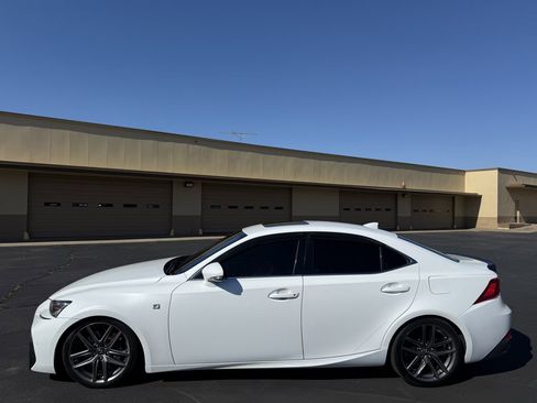 Used 2018 Lexus IS 300 F Sport RWD image 4