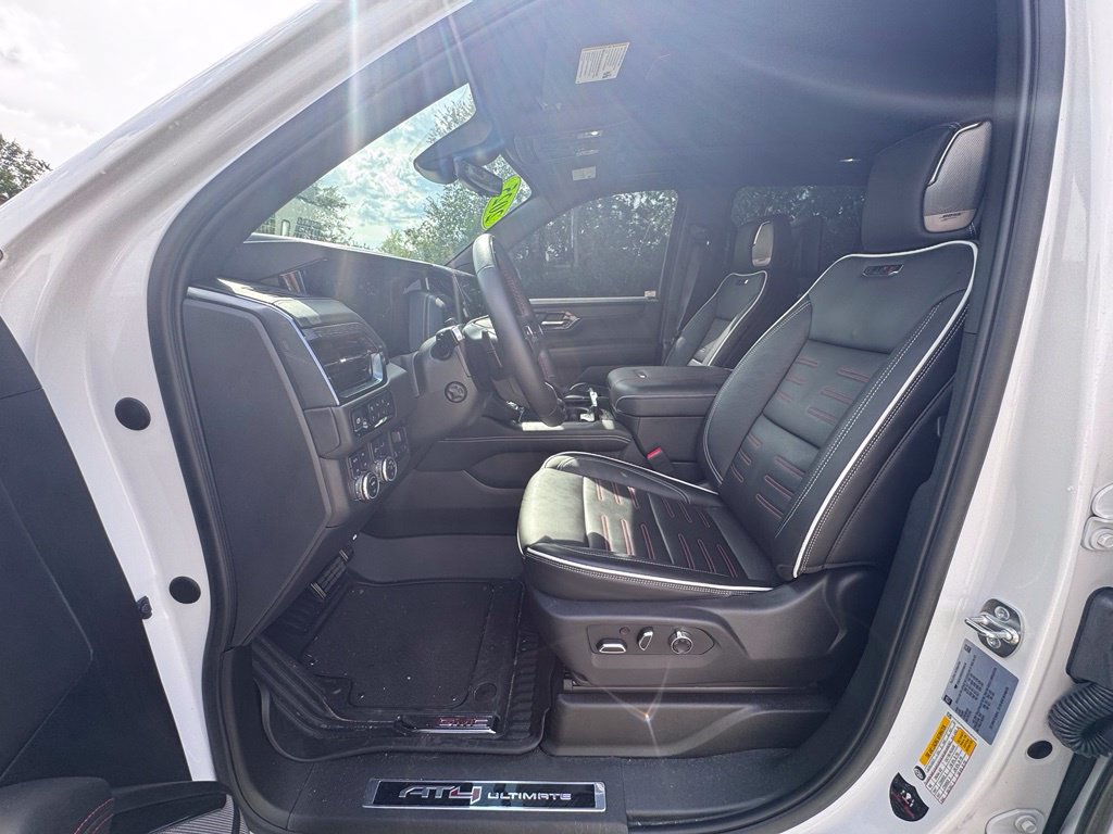 Used 2025 GMC Yukon AT4 Ultimate AWD/4WD image 14