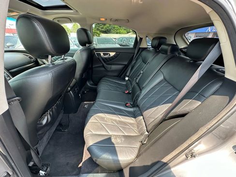 Used 2011 INFINITI FX35 AWD w/ Premium Pkg image 17