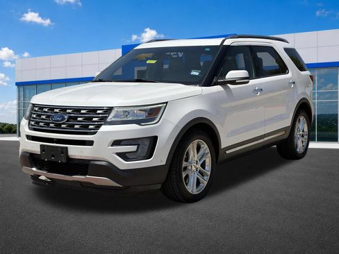 Used 2016 Ford Explorer Limited w/ Equipment Group 301A FWD image 3