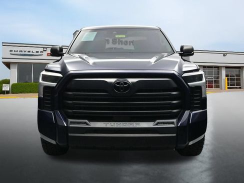 Used 2022 Toyota Tundra SR5 w/ Convenience Package RWD image 8