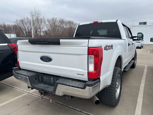Used 2017 Ford F250 XLT image 4