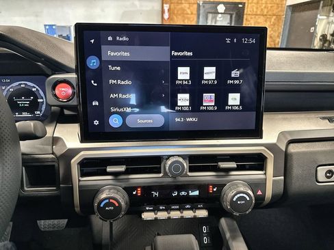 New 2025 Toyota Tacoma TRD Off-Road AWD/4WD image 16