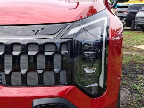 Used 2026 Kia Sportage X-Line w/ X-Line Technology Package AWD/4WD image 9