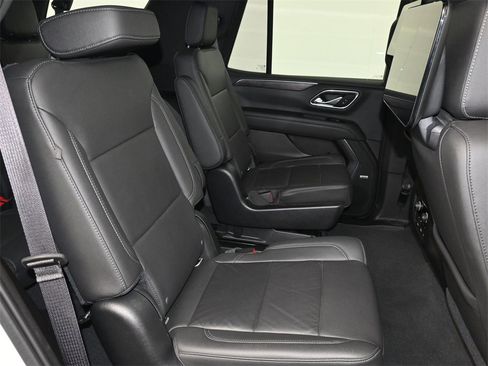 Used 2021 Chevrolet Tahoe Z71 w/ Z71 Off-Road Package image 12