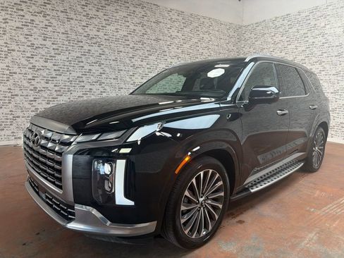 Used 2023 Hyundai Palisade Calligraphy FWD image 3