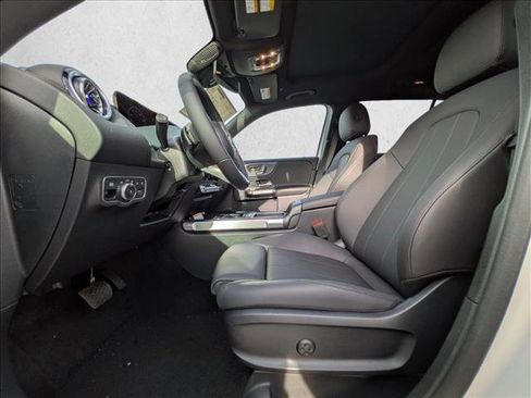 New 2026 Mercedes-Benz GLB 250 4MATIC image 4