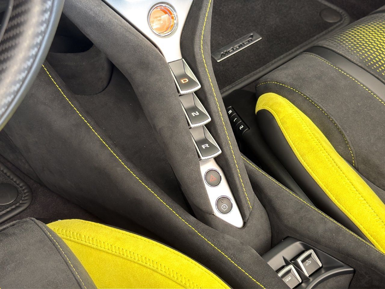 Used 2025 McLaren 750S Spider RWD image 29