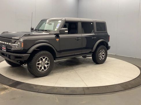 Used 2023 Ford Bronco Badlands AWD/4WD image 9
