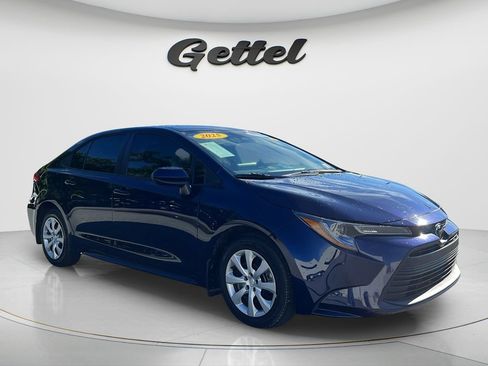 Used 2025 Toyota Corolla LE FWD image 3