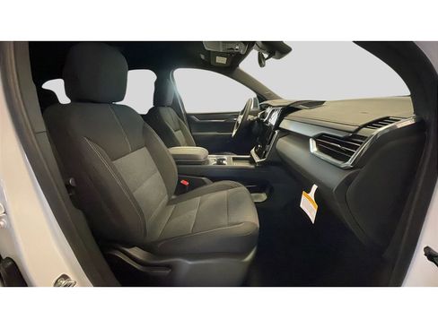 New 2026 GMC Acadia Elevation image 17