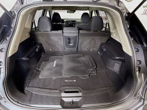 Used 2020 Nissan Rogue S FWD image 26