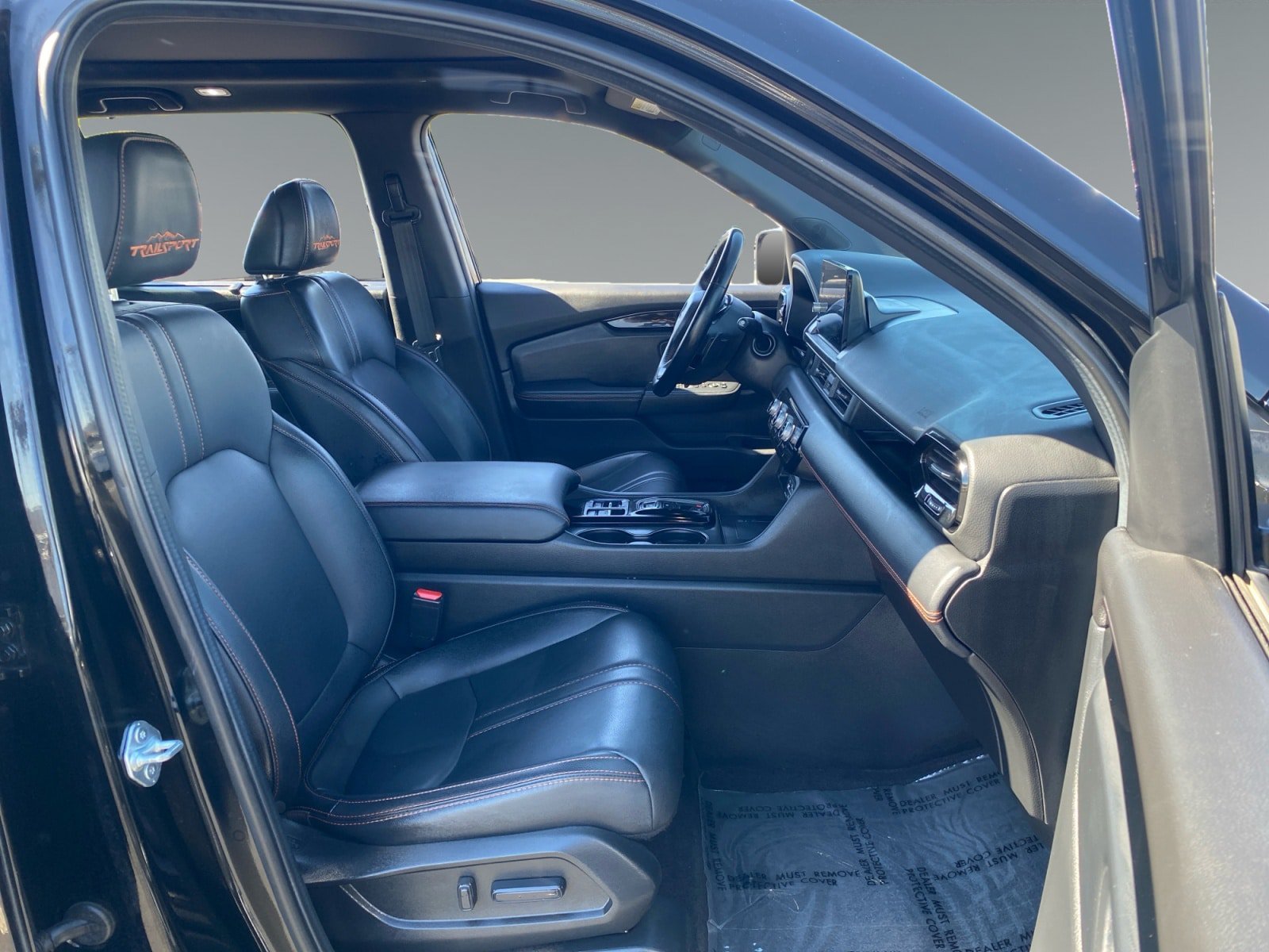 Used 2025 Honda Pilot TrailSport image 15