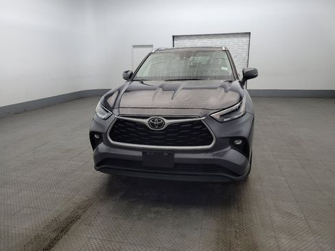 Used 2021 Toyota Highlander XLE image 15