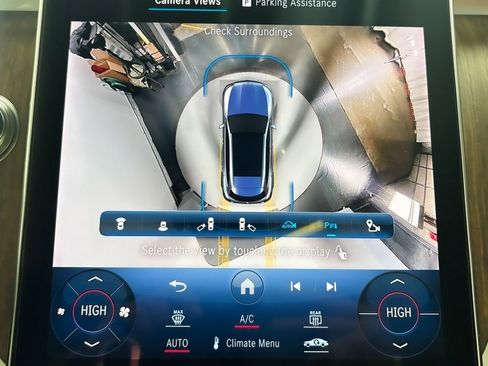 Used 2024 Mercedes-Benz GLC 43 AMG 4MATIC image 25