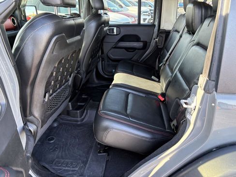 Used 2018 Jeep Wrangler Unlimited Rubicon w/ Dual Top Group image 11