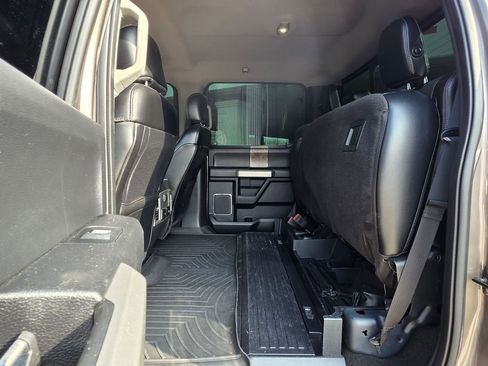 Used 2018 Ford F250 Lariat w/ Chrome Package image 15