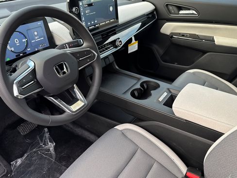 New 2026 Honda Prologue EX image 9
