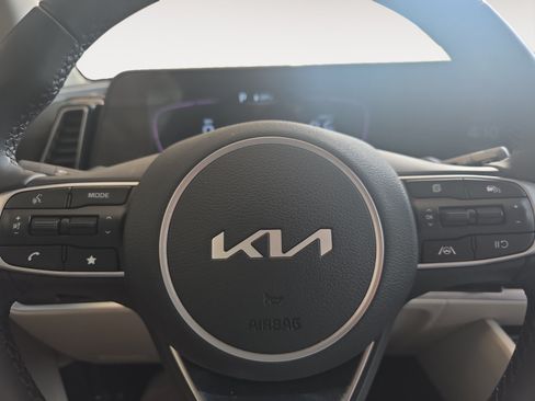 Certified 2025 Kia Sportage EX FWD image 11