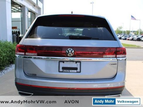 Used 2024 Volkswagen Atlas SE AWD/4WD image 10