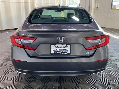 Used 2018 Honda Accord Touring image 4