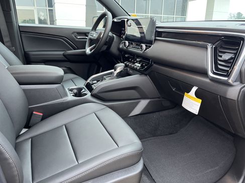 New 2026 GMC Canyon Elevation w/ Convenience Package image 16