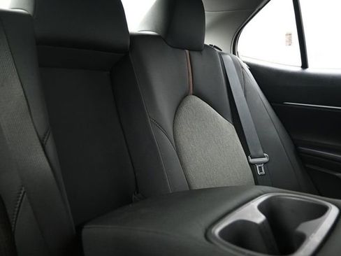 Used 2019 Toyota Camry LE FWD image 17