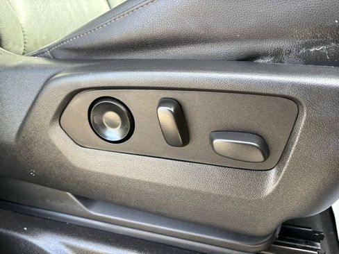 Used 2021 Chevrolet Suburban Z71 w/ Z71 Off-Road Package image 31