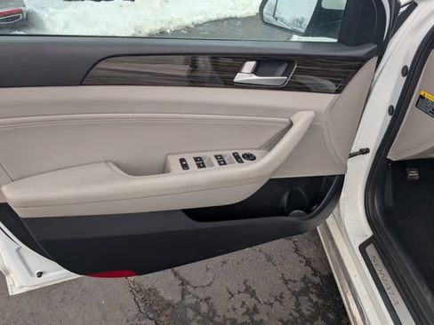 Used 2017 Hyundai Sonata Limited image 14