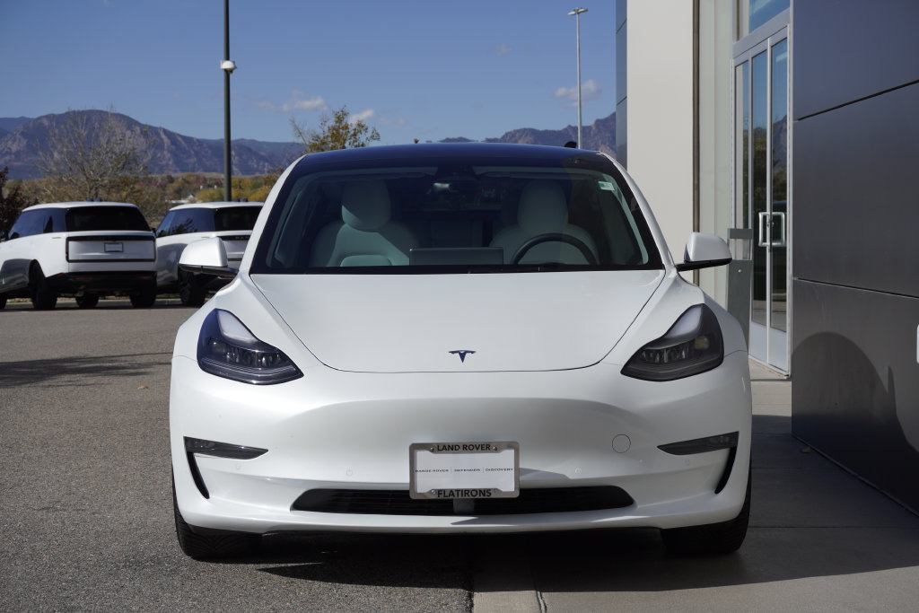 Used 2022 Tesla Model 3 Long Range AWD/4WD image 5