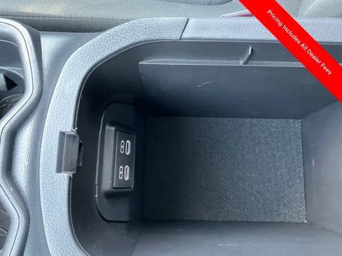 Used 2025 Toyota RAV4 XLE FWD image 18