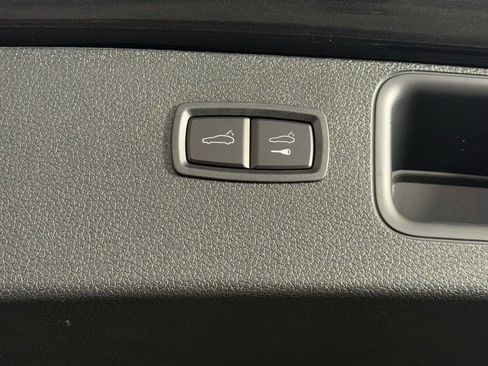 New 2026 Porsche Macan image 18